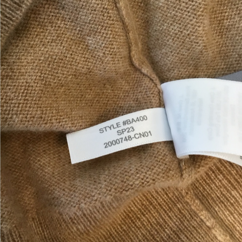 J. Crew Classic Fit Crew Neck Cashmere Sweater NWT - Picture 5 of 6